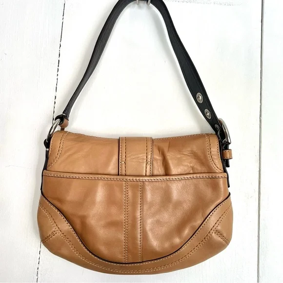 Vintage Coach Soho Buckle Flap Tan Leather Small Shoulder Hobo Bag 12300 Y2K - Picture 6 of 12
